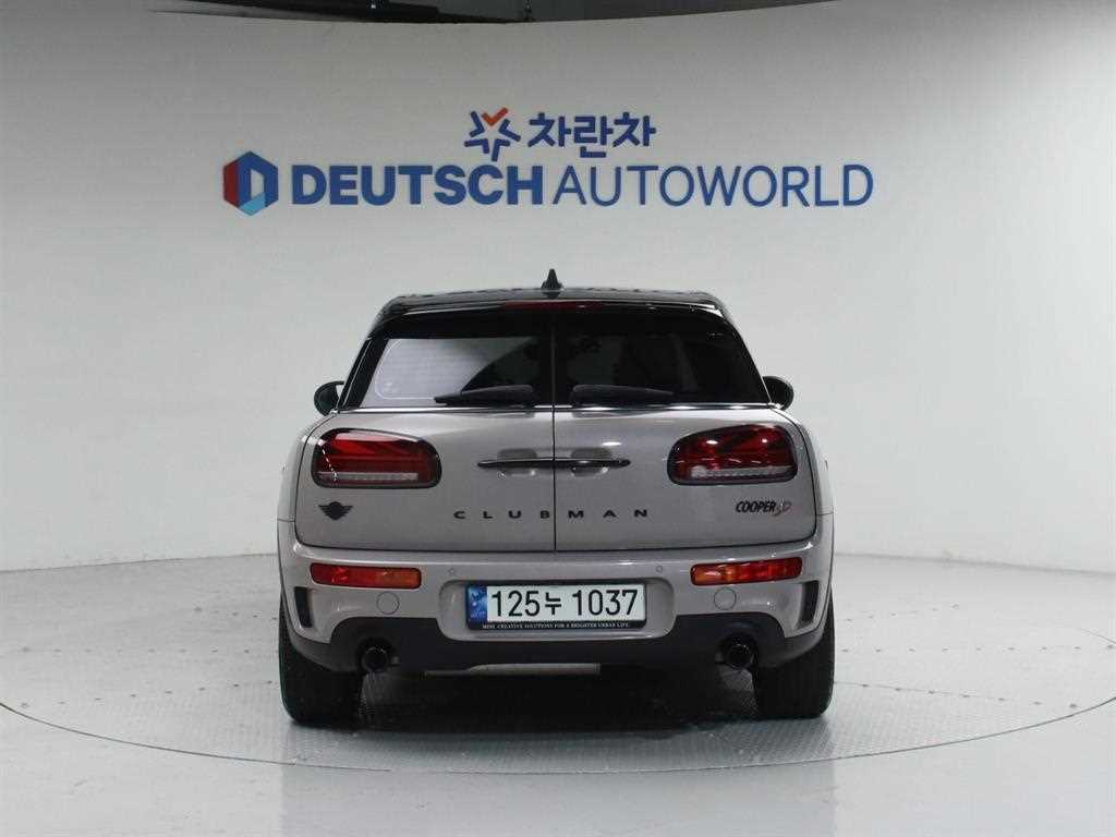 Mini Clubman - Vista 4