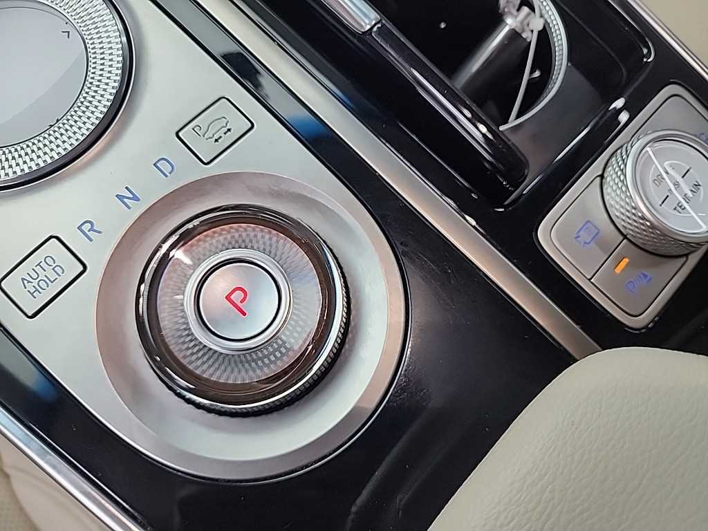 Genesis GV80 - Vista 8