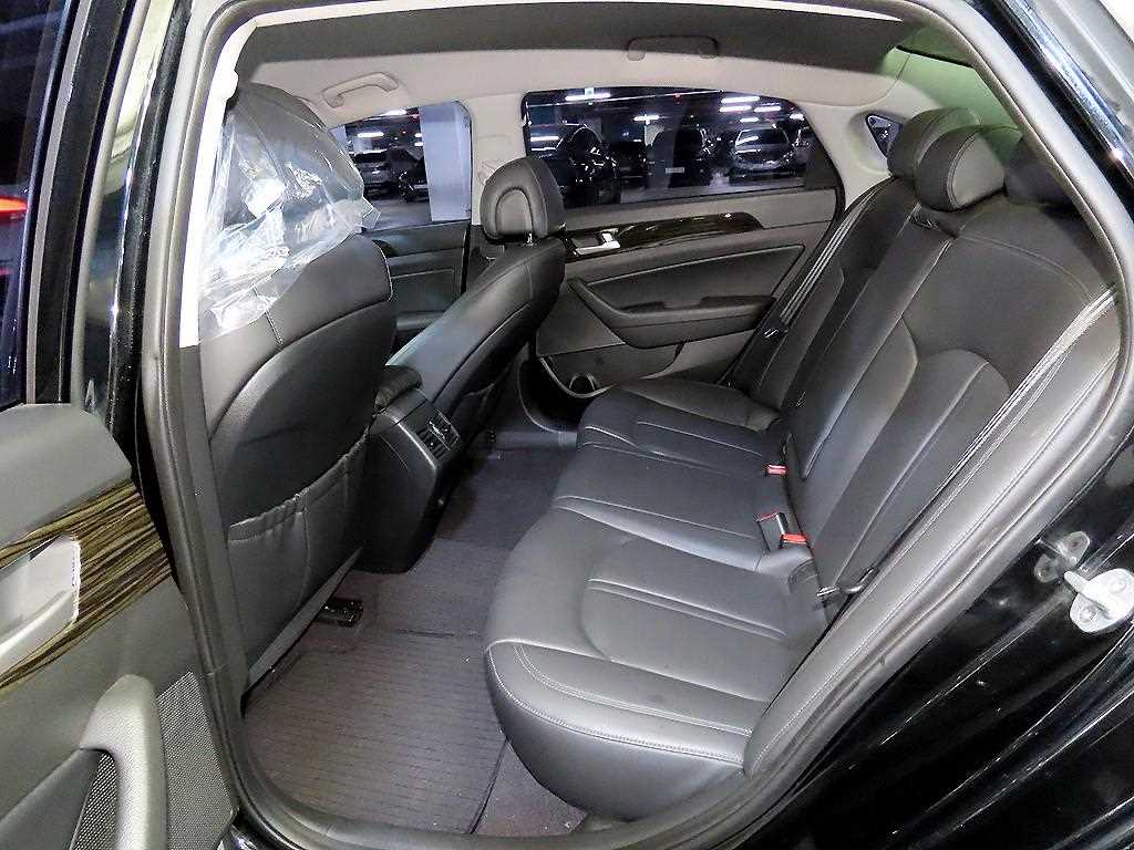 HYUNDAI Sonata - Vista 7