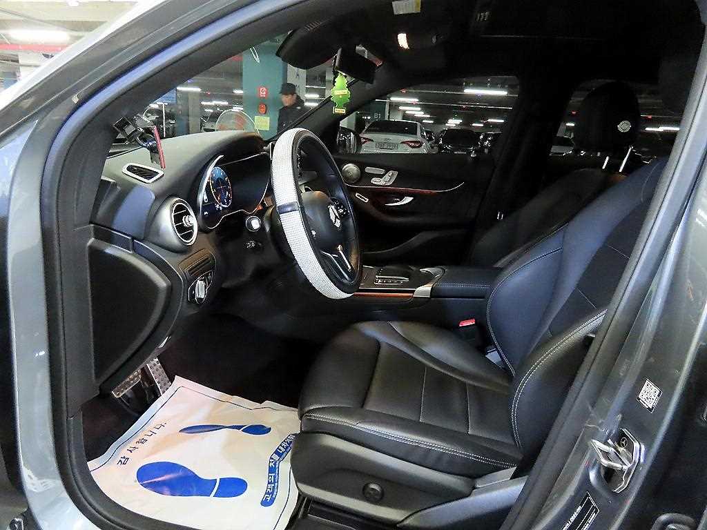 Mercedes Benz GLC Class - Vista 6