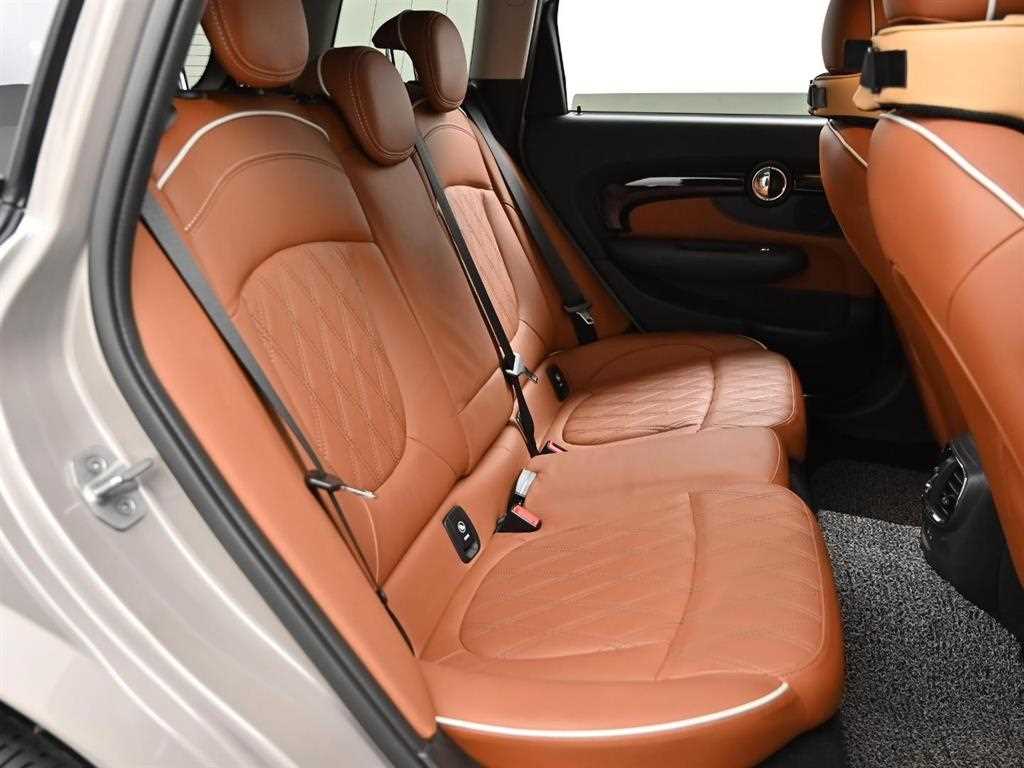 Mini Clubman - Vista 12