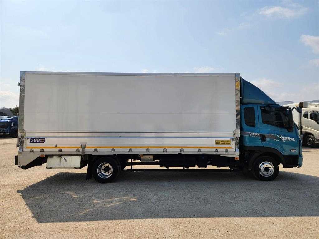 medium and large cargo truck - Vista 7