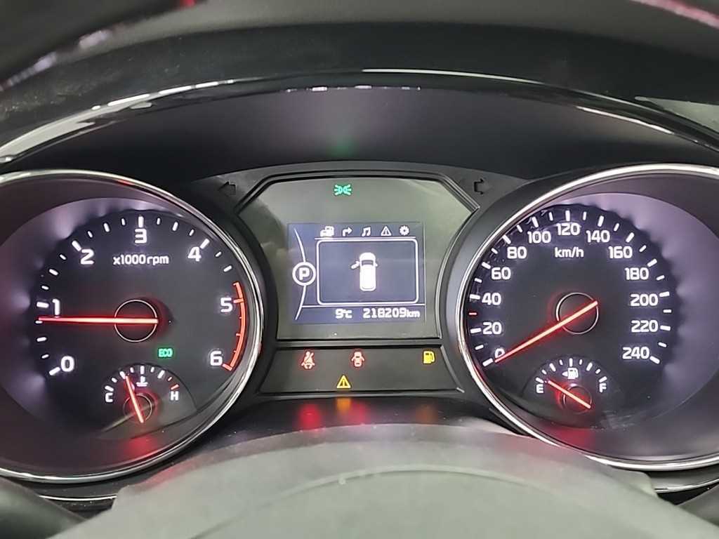 KIA Carnival - Vista 6