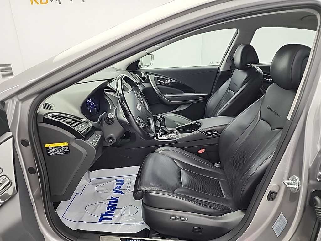 HYUNDAI Grandeur - Vista 11