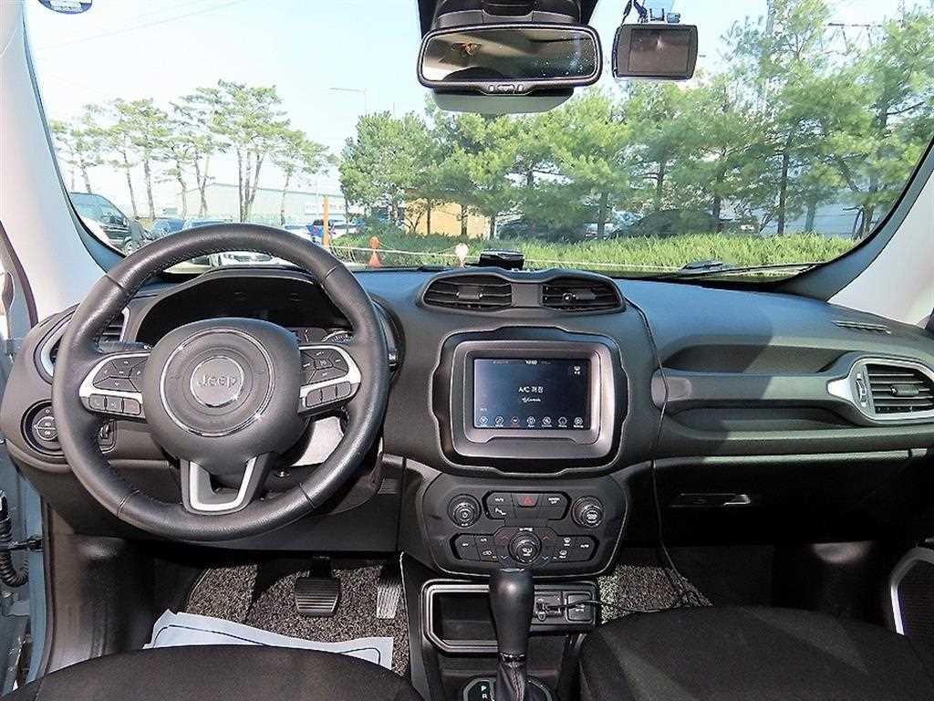 Jeep Renegade - Vista 7