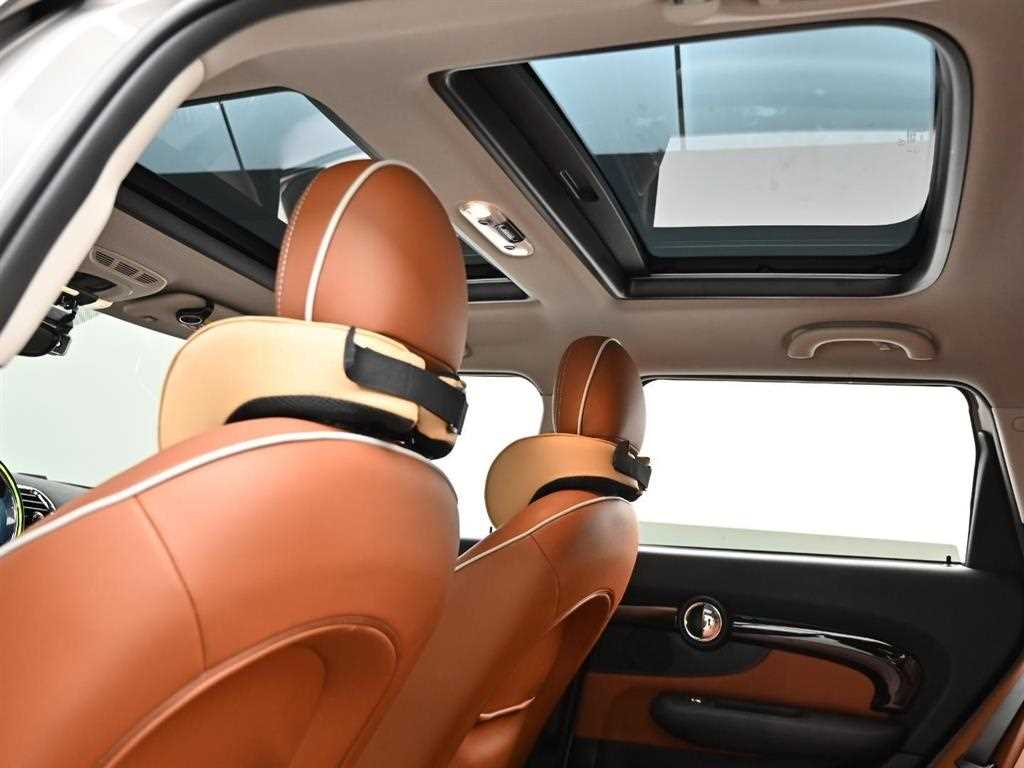 Mini Clubman 2022 the color of pearl - Importación desde Corea - HF Imports Iquique - Foto 18