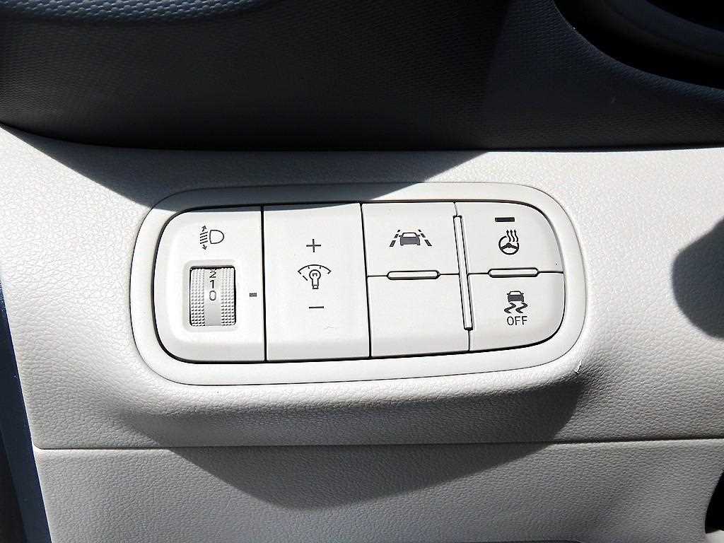 HYUNDAI Venue - Vista 12