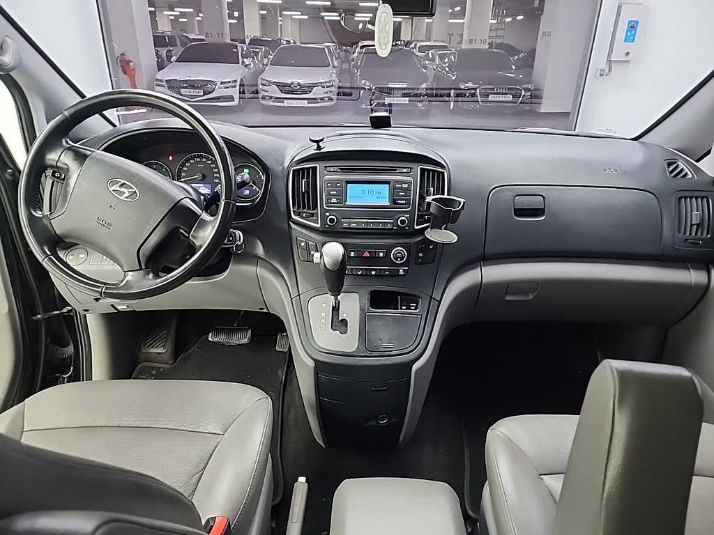 HYUNDAI Starex - Vista 7