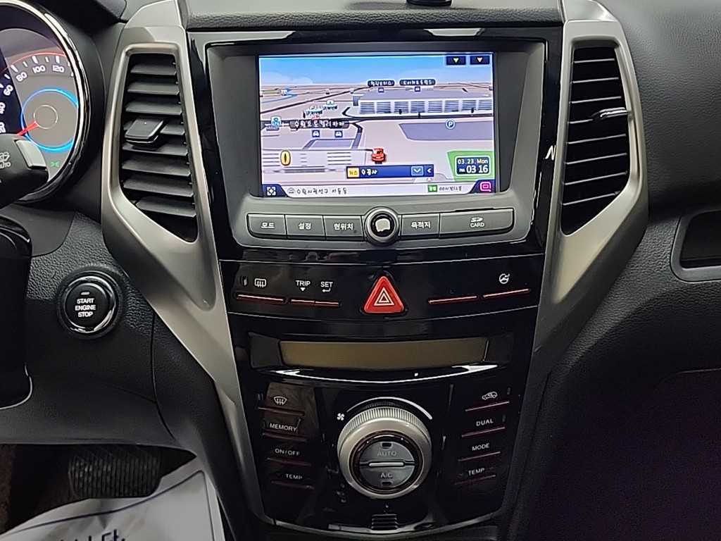 Ssangyong Tivoli - Vista 10