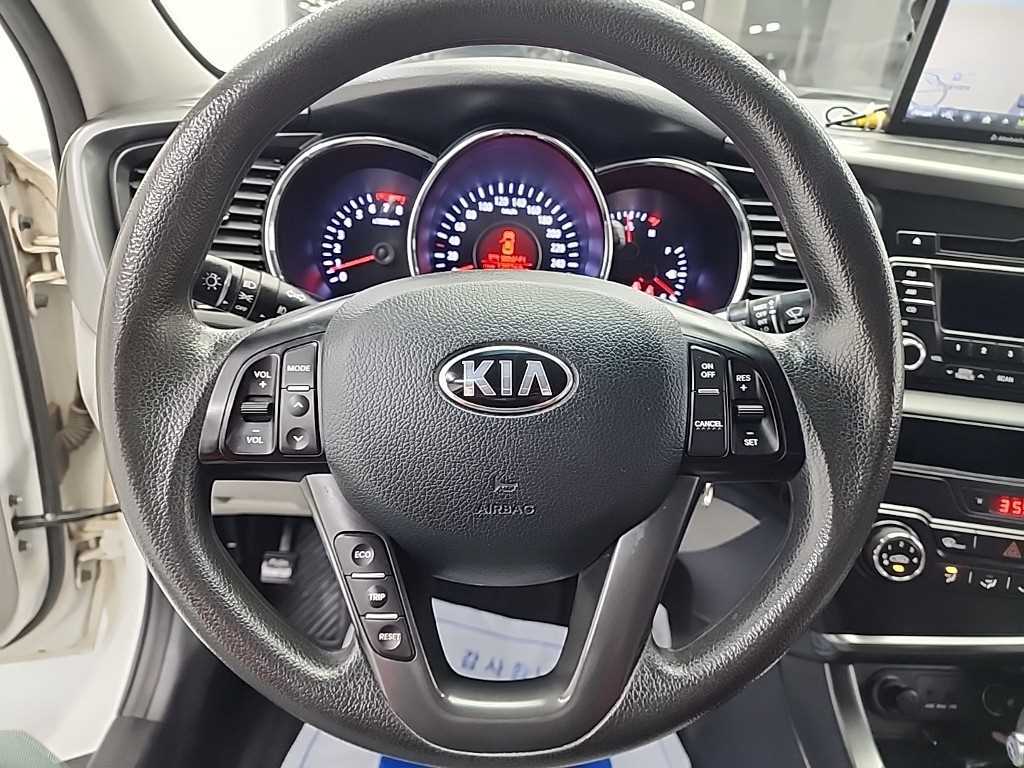 KIA K5 - Vista 9