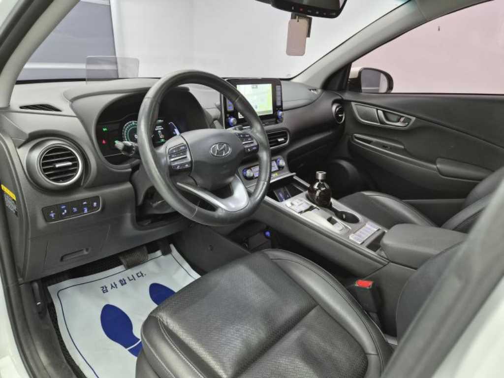 HYUNDAI Kona - Vista 11