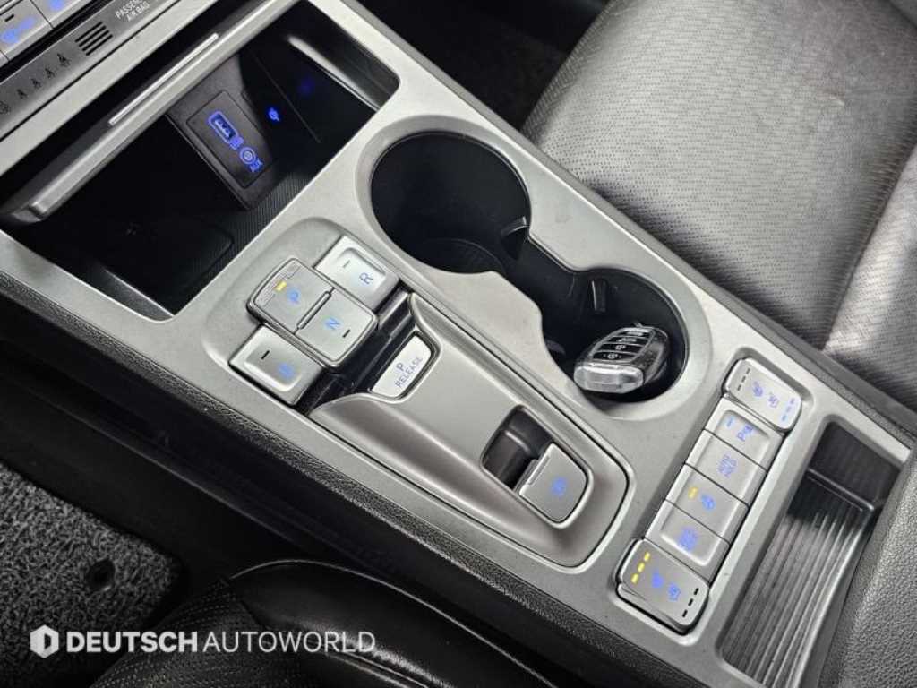 HYUNDAI Kona - Vista 9