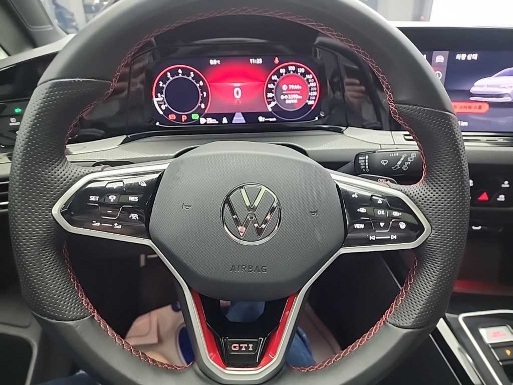 Volkswagen Golf - Vista 9