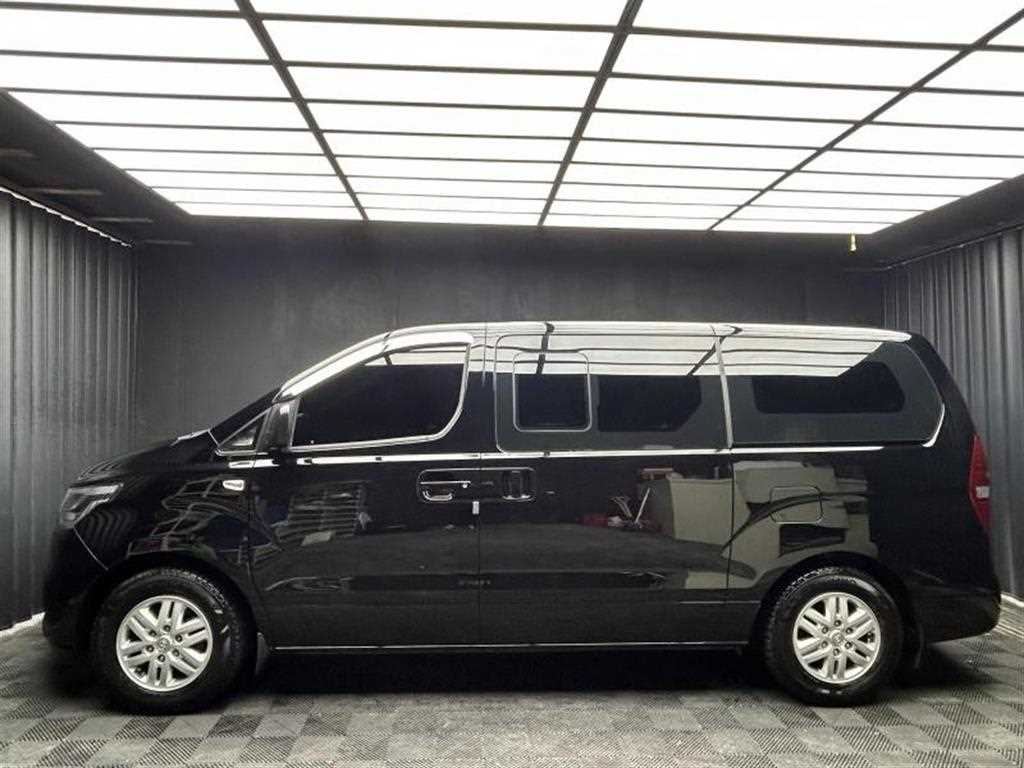 HYUNDAI Starex - Vista 4