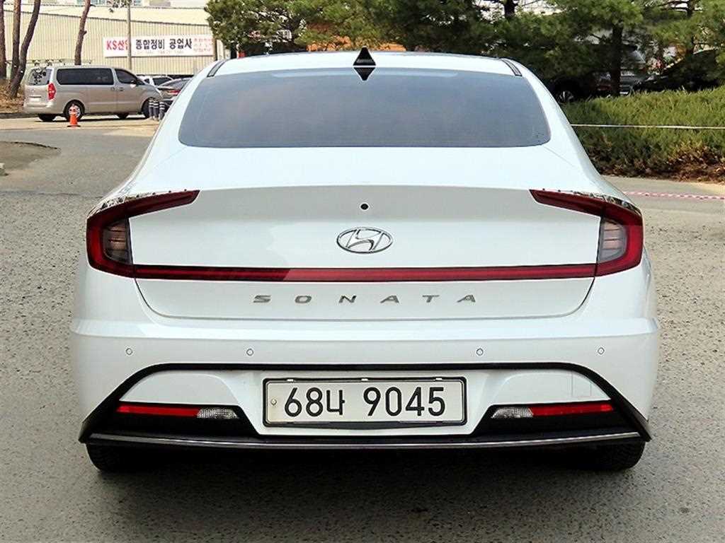 HYUNDAI Sonata - Vista 4