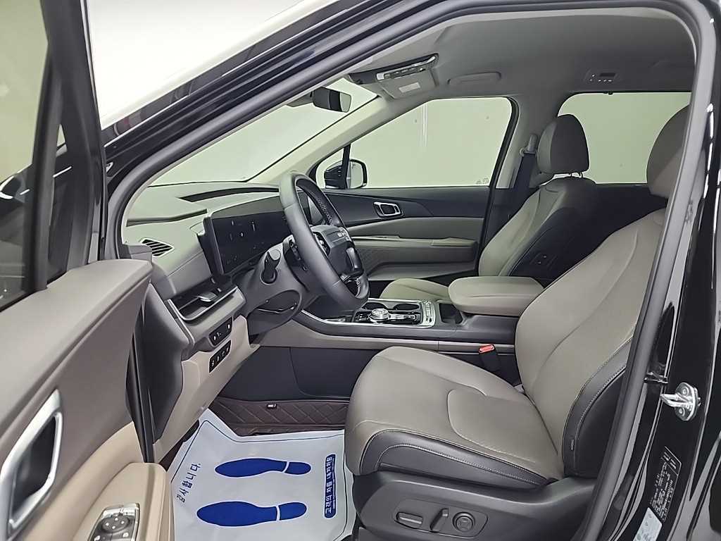 KIA Carnival - Vista 11