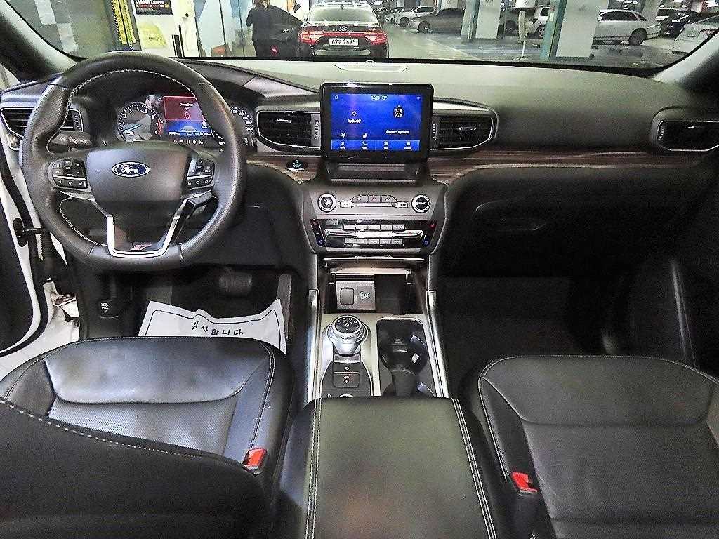 Ford Explorer - Vista 10