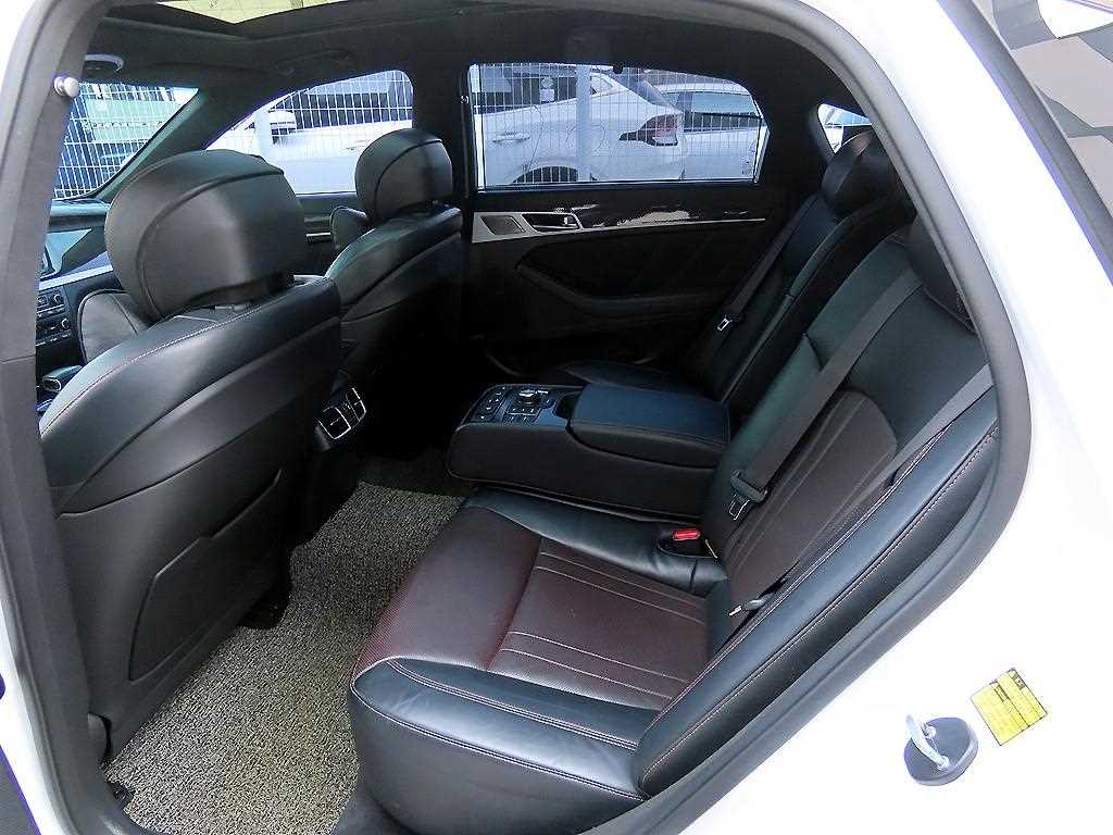 Genesis G80 - Vista 6