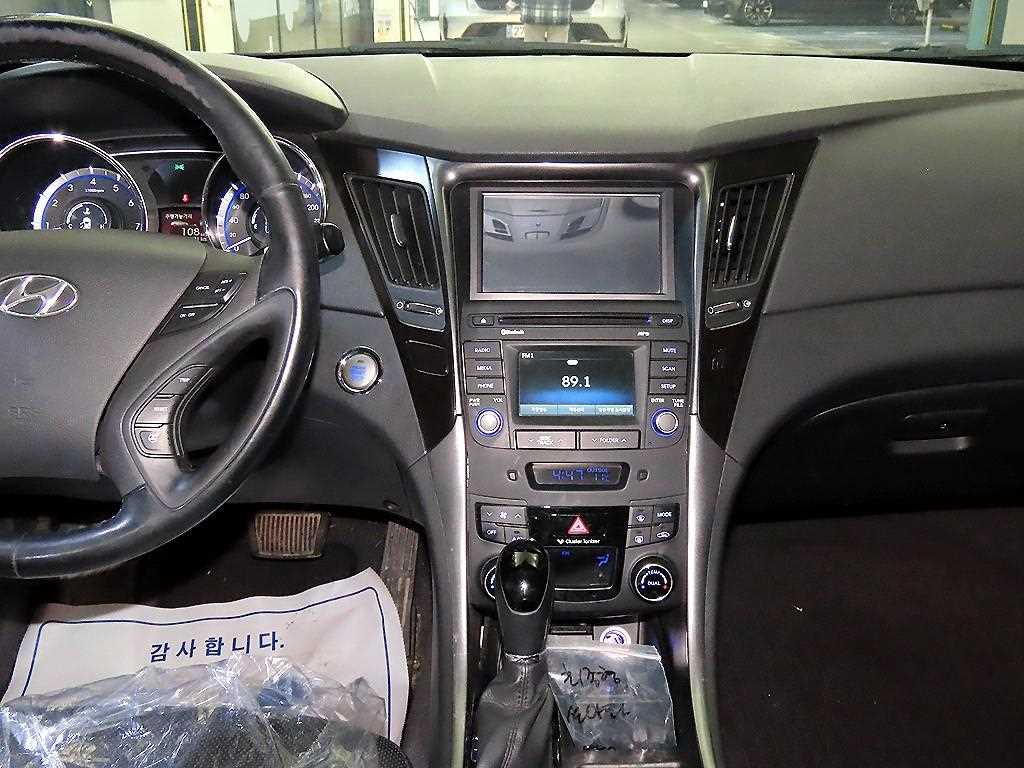 HYUNDAI Sonata - Vista 11