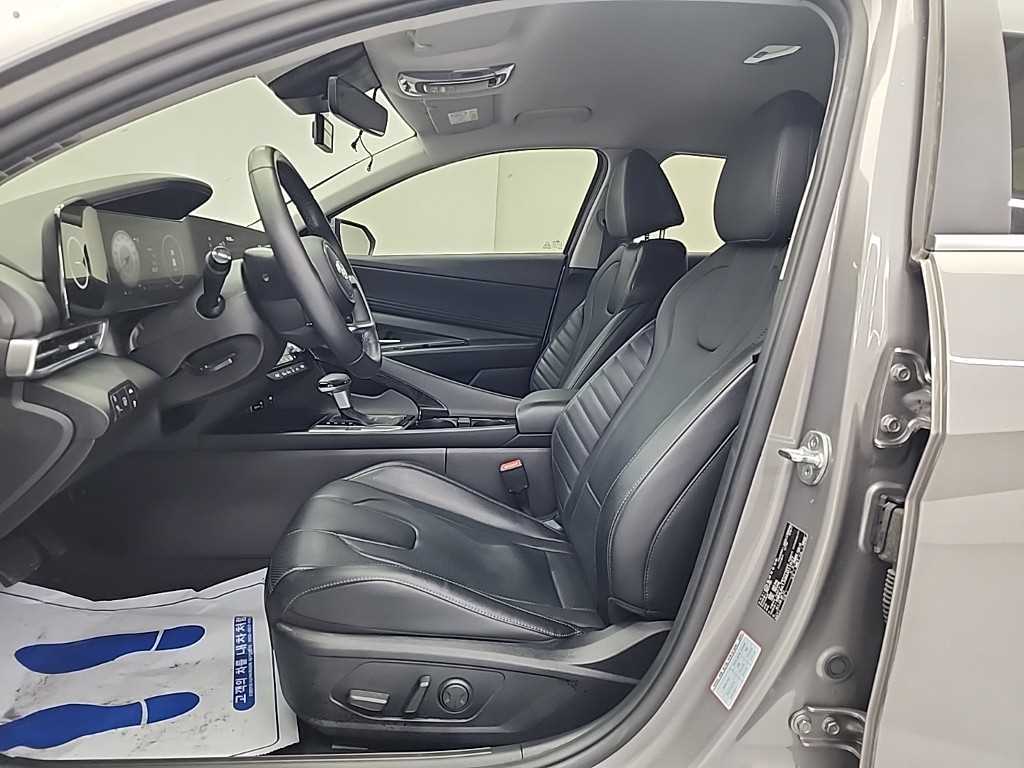 HYUNDAI Avante - Vista 12