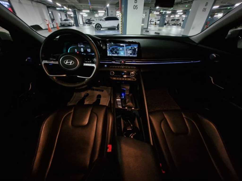 HYUNDAI Avante - Vista 6