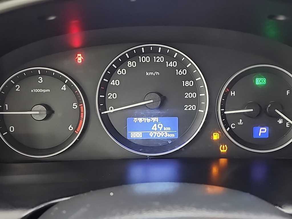 HYUNDAI Starex - Vista 6