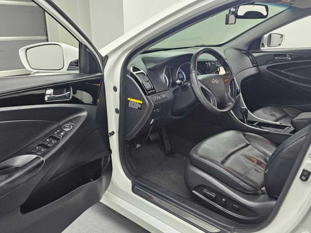 HYUNDAI Sonata - Vista 11