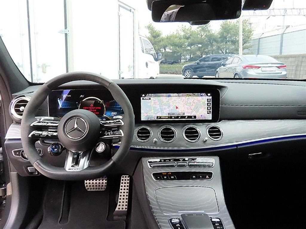 Mercedes Benz E class - Vista 7