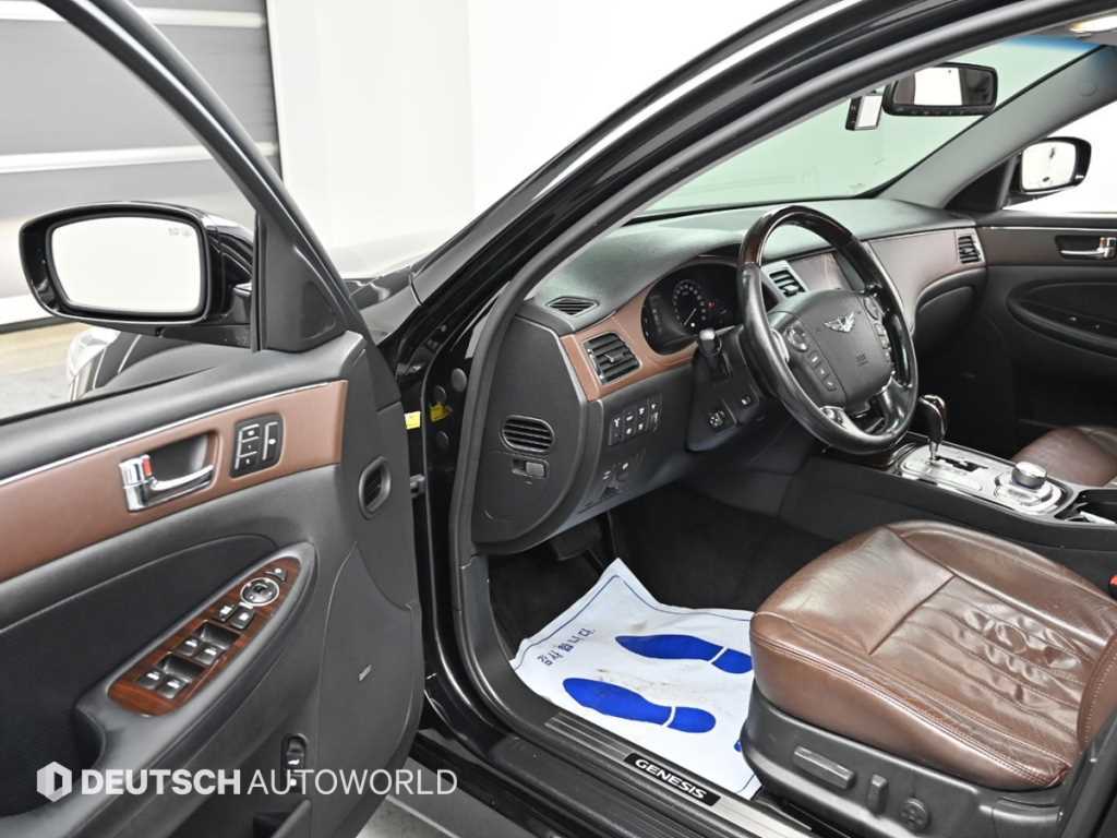 HYUNDAI Genesis - Vista 11