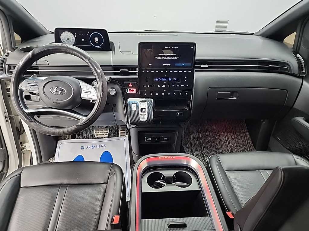 HYUNDAI Staria - Vista 7