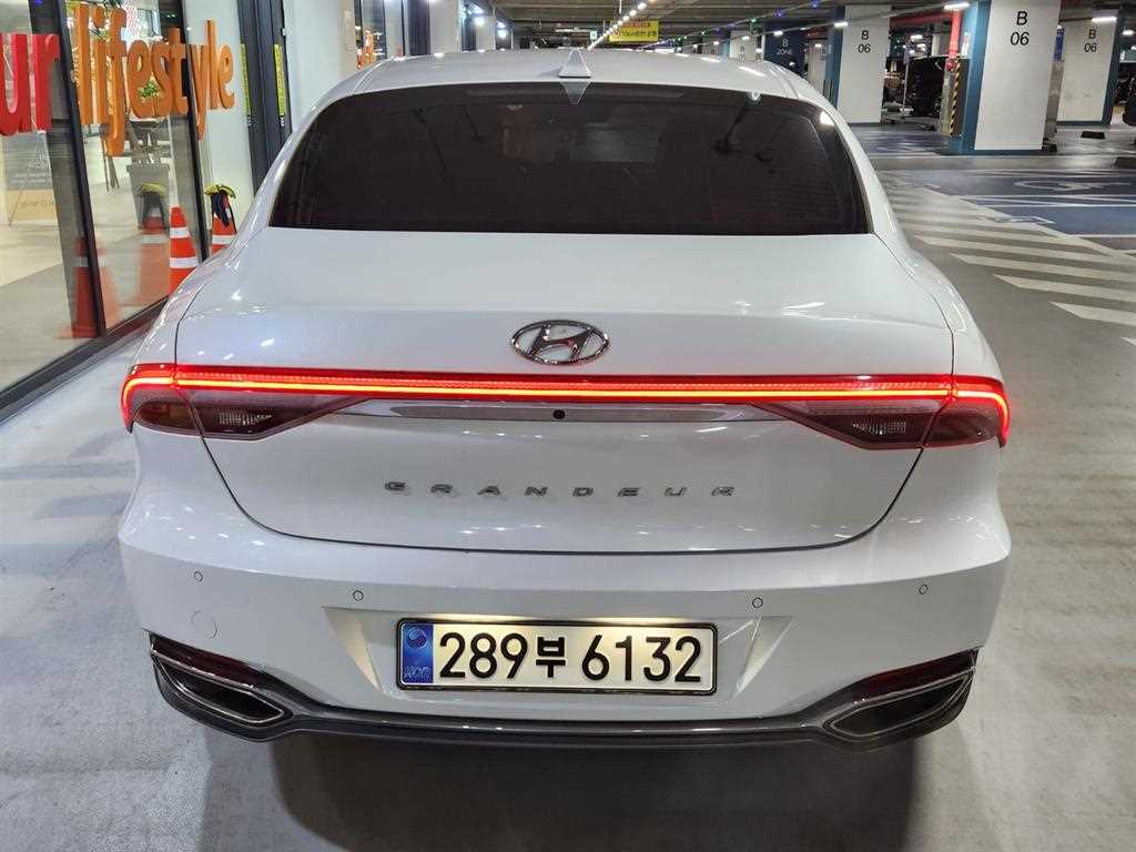 HYUNDAI Grandeur - Vista 6