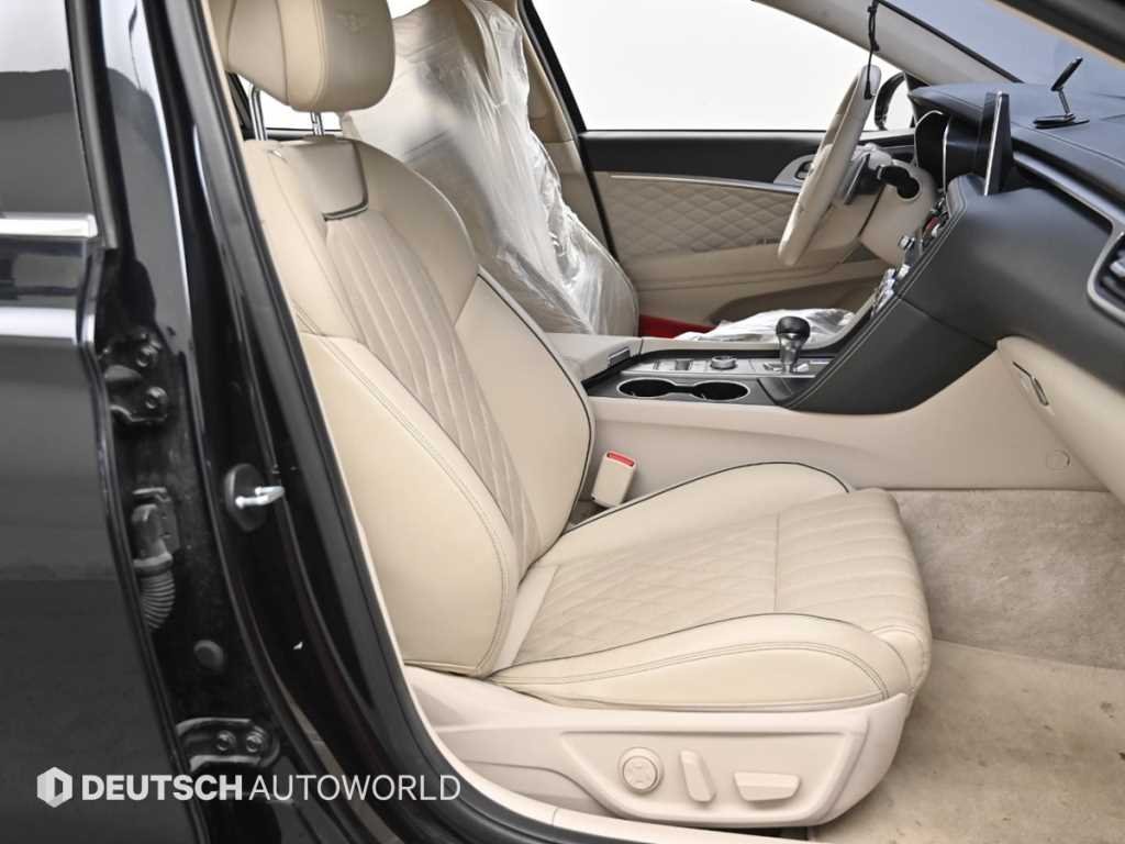 Genesis G70 - Vista 10