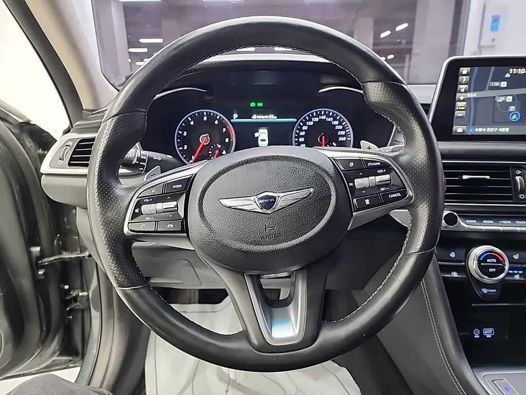 Genesis G70 - Vista 9