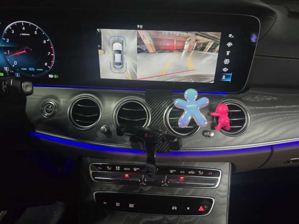 Mercedes Benz E class - Vista 12