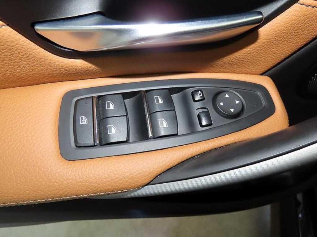 BMW 3 series 2018 Negro - Importación desde Corea - HF Imports Iquique - Foto 13