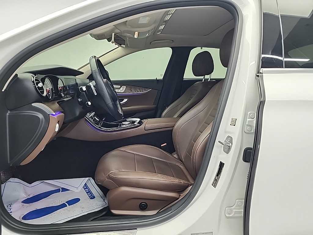 Mercedes Benz E class - Vista 10