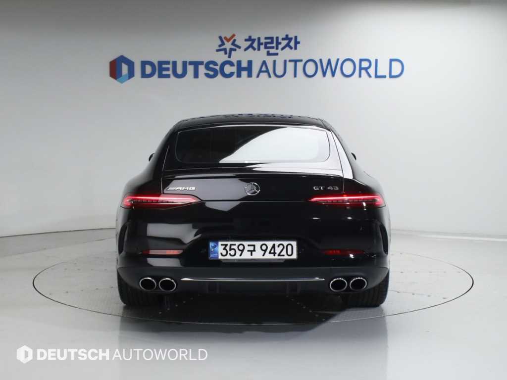 Mercedes Benz AMG GT - Vista 4