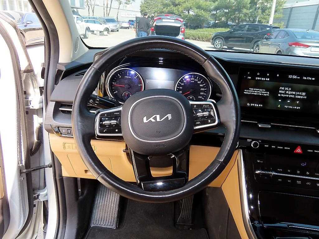 KIA Carnival - Vista 9