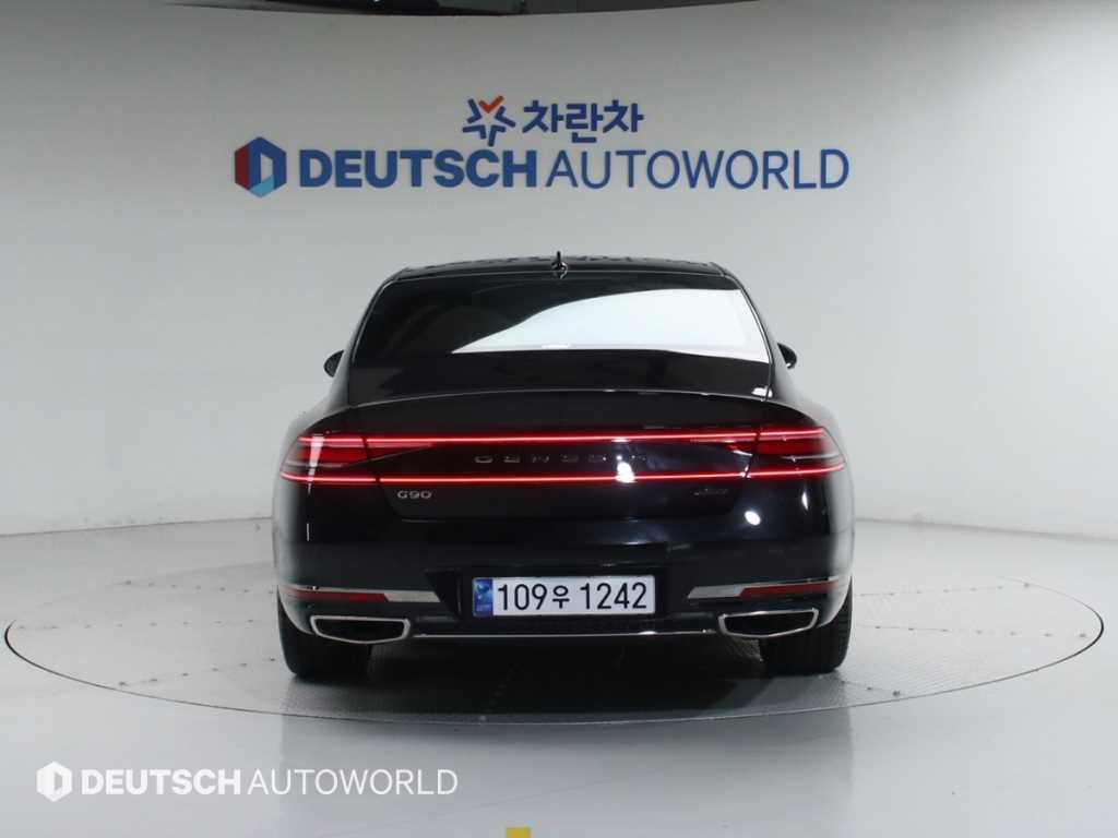 Genesis G90 - Vista 4