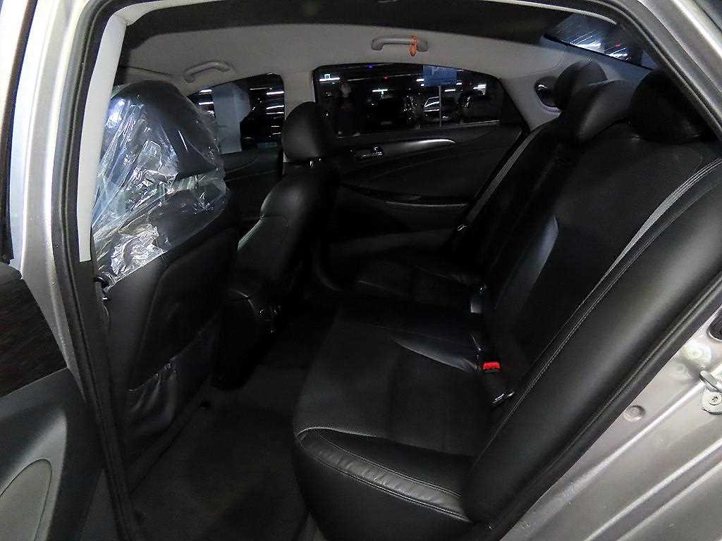 HYUNDAI Sonata - Vista 7