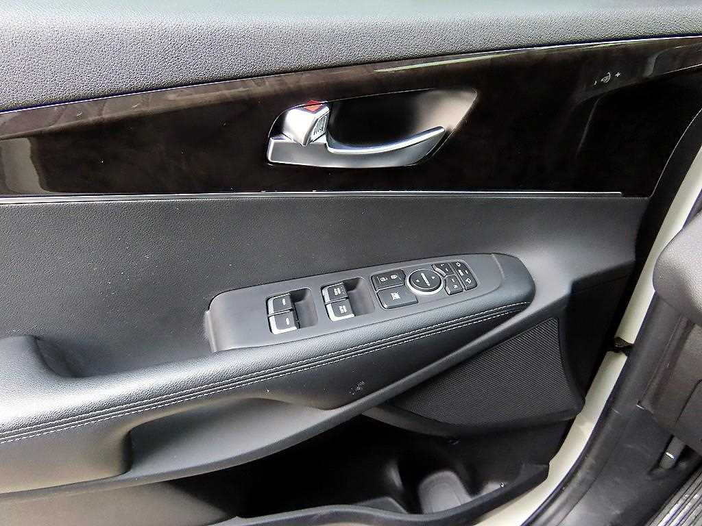KIA Sorento - Vista 11