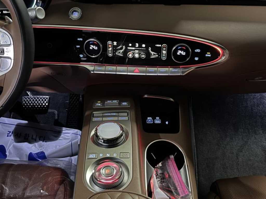 Genesis GV70 - Vista 11