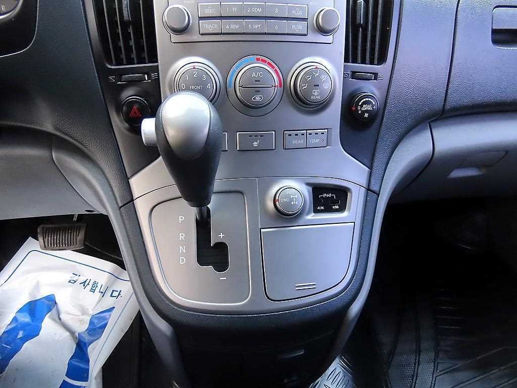 HYUNDAI Starex - Vista 11