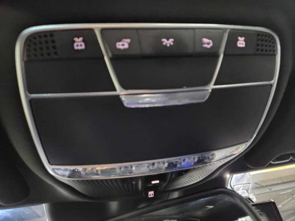 Mercedes Benz S Class - Vista 12