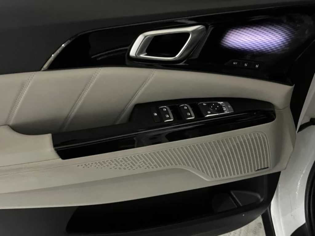 KIA Carnival - Vista 10