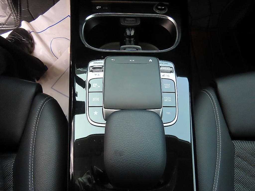 Mercedes Benz A Class 2019 Blanco - Importación desde Corea - HF Imports Iquique - Foto 13