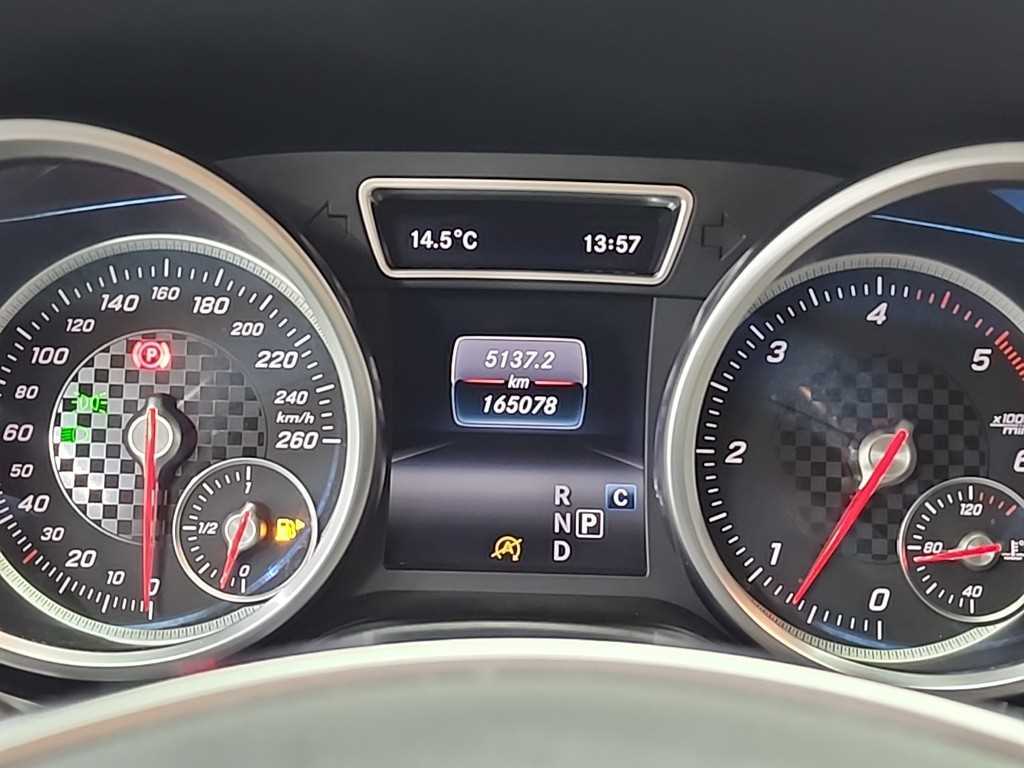 Mercedes Benz GLE Class - Vista 6