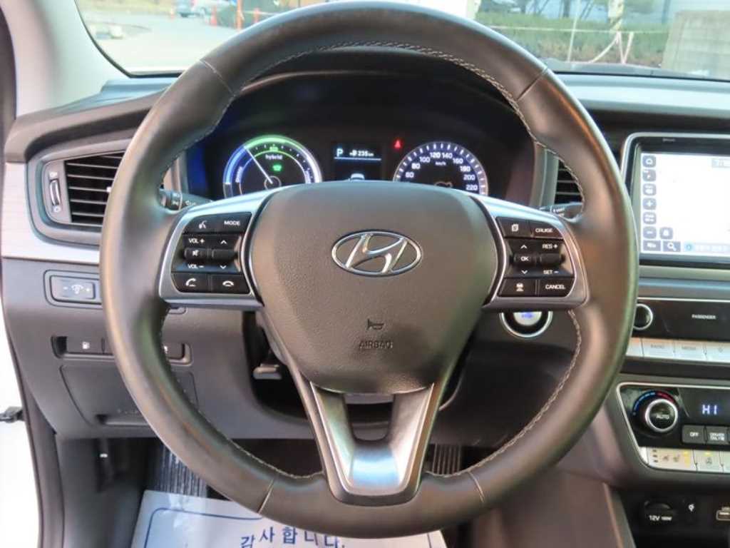 HYUNDAI Sonata - Vista 11