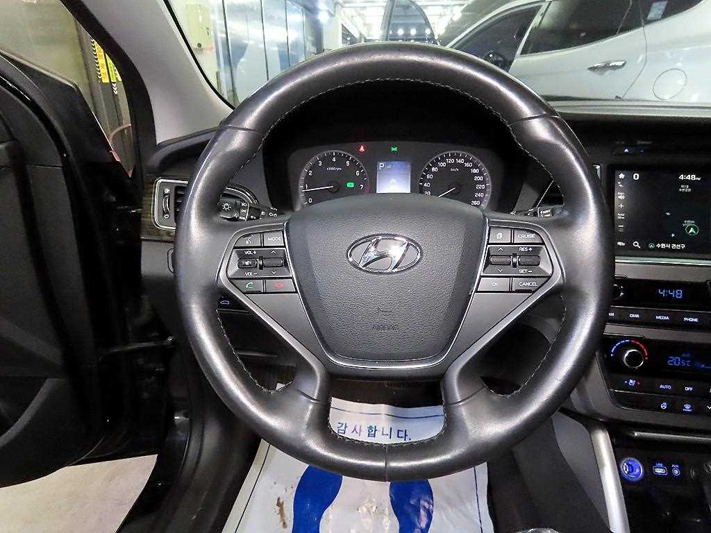 HYUNDAI Sonata - Vista 8