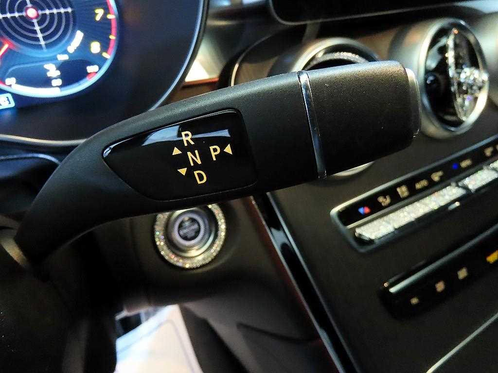 Mercedes Benz GLC Class - Vista 12